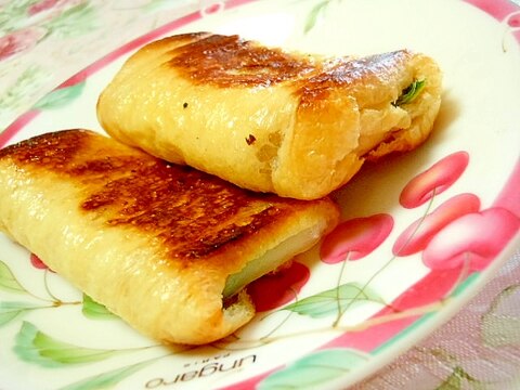 油揚げｄｅ❤角餅と大葉のチーズ巻きまき❤
